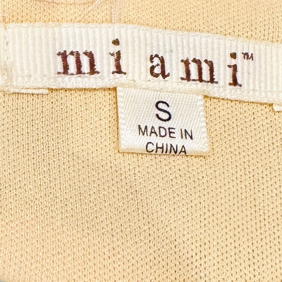 Miami Butter Yellow Lace Fit & Flare Dress | Cap Sleeves & Cutout Back (S) - Picture 14 of 14